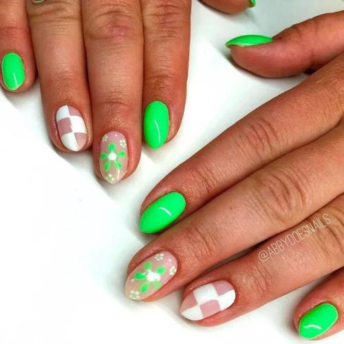 Flowers-Sassy-Summer-Nails-3