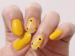 Flowers-on-Yellow-Mani-9