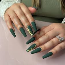 Forest-Green-Nails-10