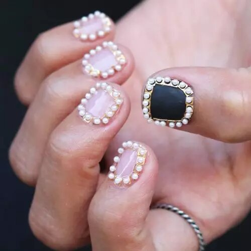 Framed-By-Pearls-Luxury-Nails-1