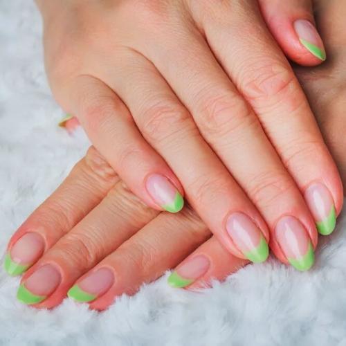 French-Tip-Nails-in-Almond-Shape-2