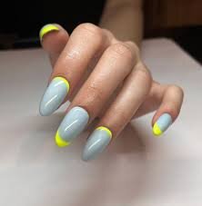French-Tip-Summer-Nails-6