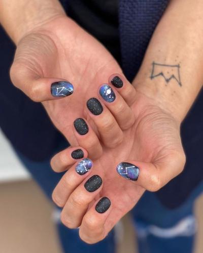 Galaxy-Matte-Nails-4