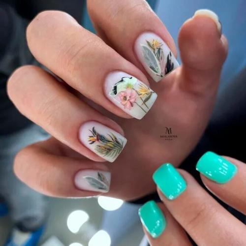 Gentle-Floral-Nail-Art-2