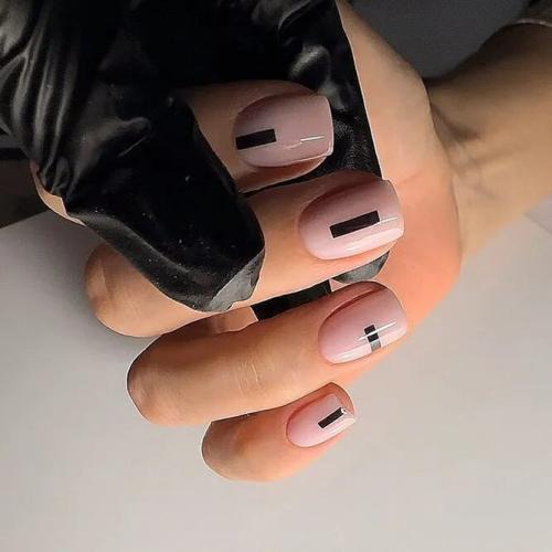 Gentle-Geometry-For-Your-Short-Nails-1