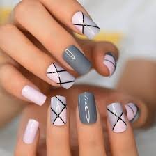 Gentle-Geometry-For-Your-Short-Nails-5