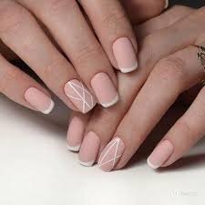 Gentle-Geometry-For-Your-Short-Nails-9