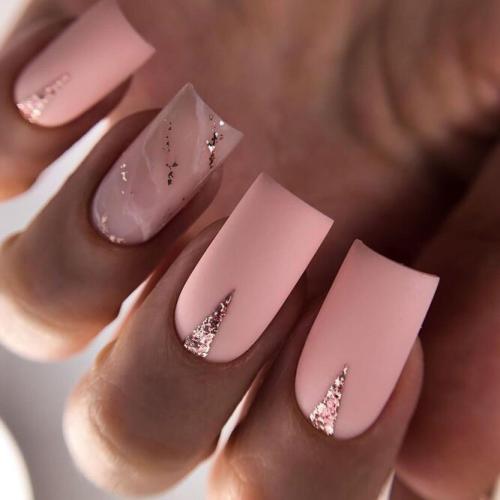 Geometric-Art-in-Nude-Nails-with-Glitter-2