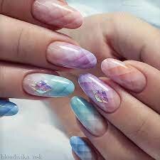 Geometric-Ombre-Manicure-3