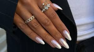 Glam-Chrome-Nail-Polish-for-Your-Perfect-Look-10