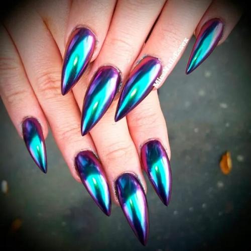Glam-Chrome-Nail-Polish-for-Your-Perfect-Look-3