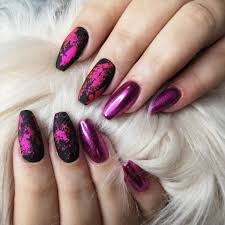 Glam-Chrome-Nail-Polish-for-Your-Perfect-Look-9