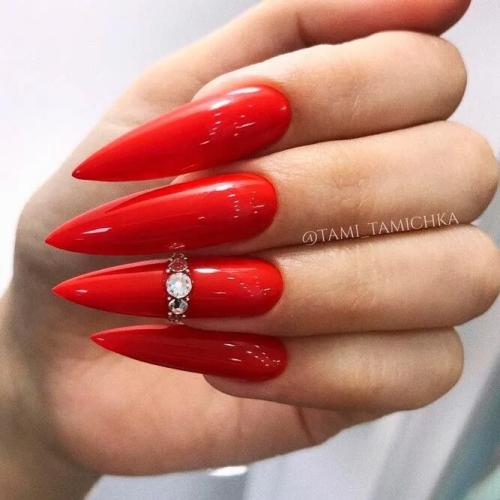 Glitter-And-Rhinestones-On-Luxury-Nails-2