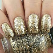Glitter-Counting-Carats-To-Get-A-Perfect-Mani-2