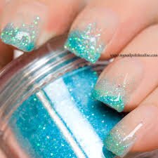 Glitter-Gradient-Nail-Art-7