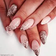 Glitter-Holiday-Nails-Design-2