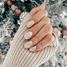 Glitter-Holiday-Nails-Design-5