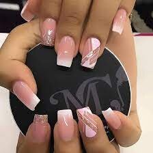 Glitter-Lines-for-Short-Coffin-Manicure-2