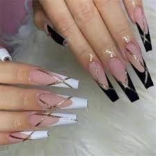 Glitter-Lines-for-Short-Coffin-Manicure-5