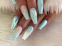 Glitter-Ombre-Short-Coffin-Mani-10