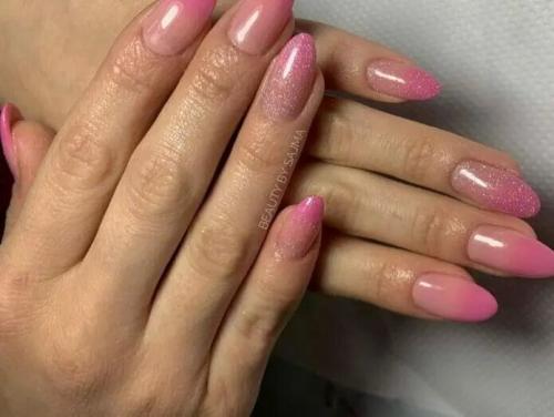 Glitter-Pink-Ombre-Nails-1