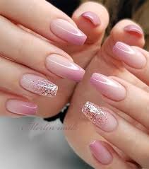 Glitter-Pink-Ombre-Nails-4