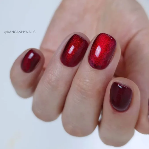 Glitter-on-Burgundy-Nails-2
