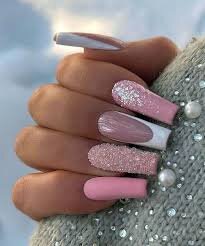 Glittery-Pink-and-White-Nails-10
