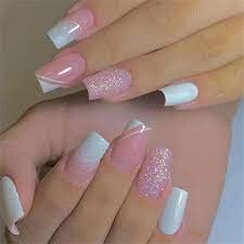 Glittery-Pink-and-White-Nails-4