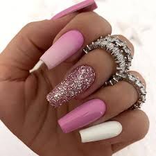 Glittery-Pink-and-White-Nails-9