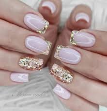 Glittery-Short-Acrylic-Nails-10