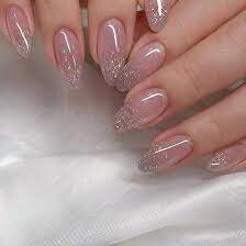 Glittery-Short-Acrylic-Nails-5