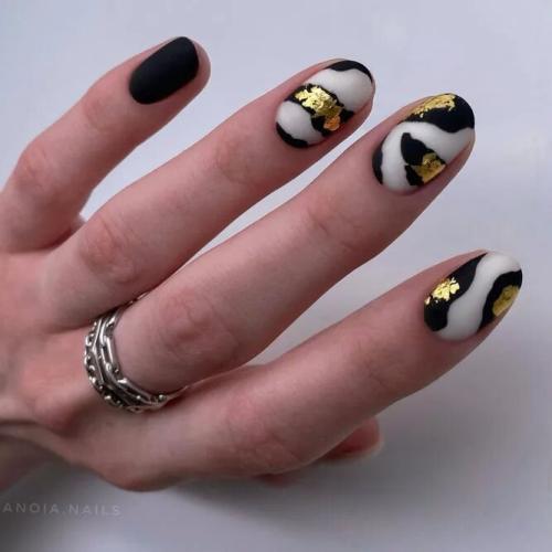Gold-Nails-Accent-For-Your-Fall-Nails-4