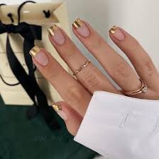 Gold-Nails-Accent-For-Your-Fall-Nails-7
