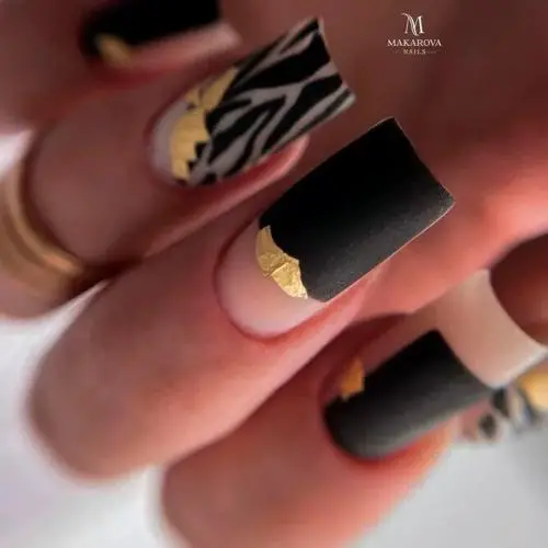 Gold-and-Black-Nails-Combination-1