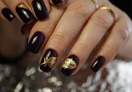 Gold-and-Black-Nails-Combination-10