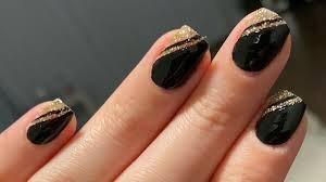 Gold-and-Black-Nails-Combination-8