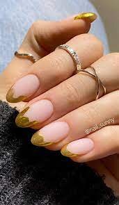 Gold-and-Silver-Accents-On-Almond-Shaped-Nails-5