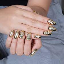 Gold-and-Silver-Accents-On-Almond-Shaped-Nails-6