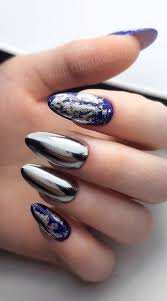 Gorgeous-Chrome-Nails-with-Black-Accents-10