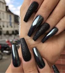 Gorgeous-Chrome-Nails-with-Black-Accents-8