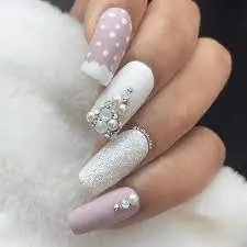 Gorgeous-Holiday-Nails-with-Stones-3