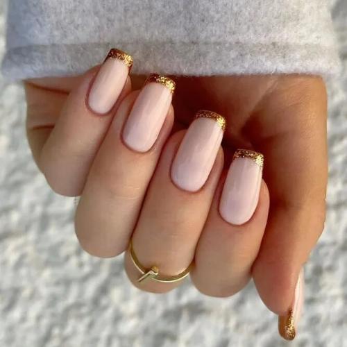 Gorgeous-Nude-and-Gold-Nails-1