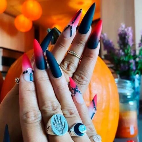 Gothic-Halloween-Nail-Art-for-Beginners-3