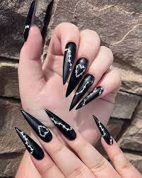 Gothic-Nails-4