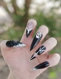 Gothic-Nails-9
