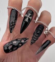 Gothic-Stiletto-Nails-10