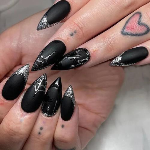Gothic-Stiletto-Nails-3