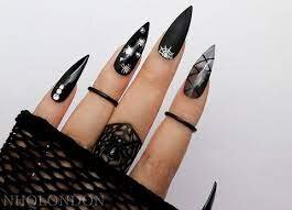 Gothic-Stiletto-Nails-6
