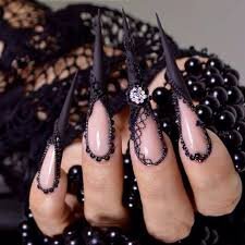 Gothic-Stiletto-Nails-7